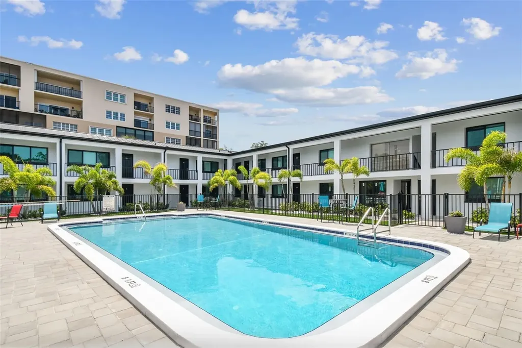 2942 W Bay Drive Belleair Bluffs FL 33770