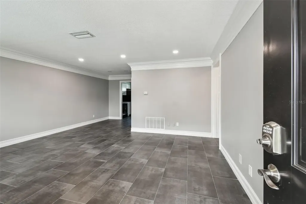 2942 W Bay Drive Belleair Bluffs FL 33770