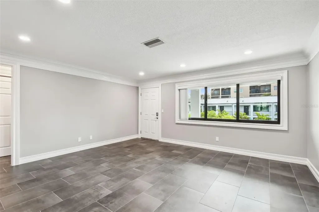 2942 W Bay Drive Belleair Bluffs FL 33770