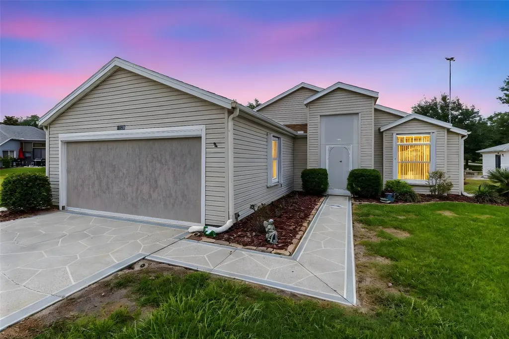 25409 Waterbrook Court Leesburg FL 34748