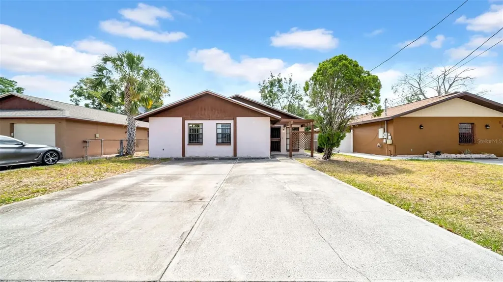 6915 N Hubert Avenue Tampa FL 33614