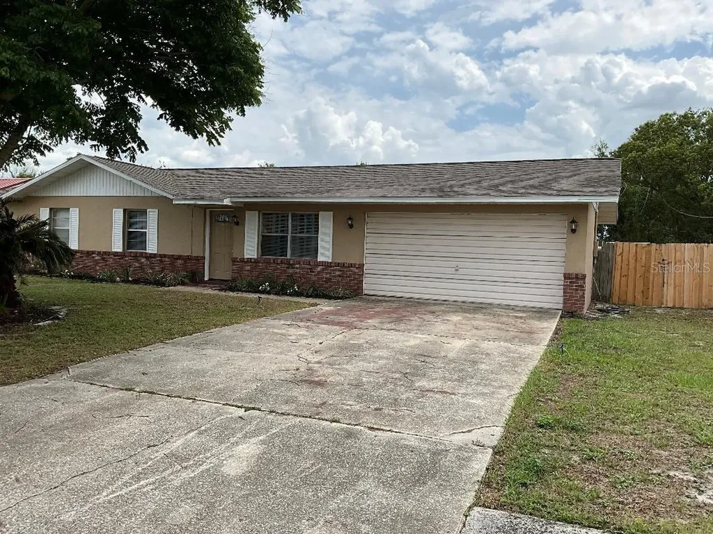 2841 Beal Street Deltona FL 32738
