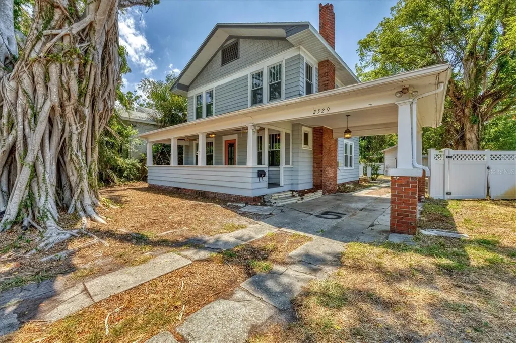 2529 7th Avenue W Bradenton FL 34205