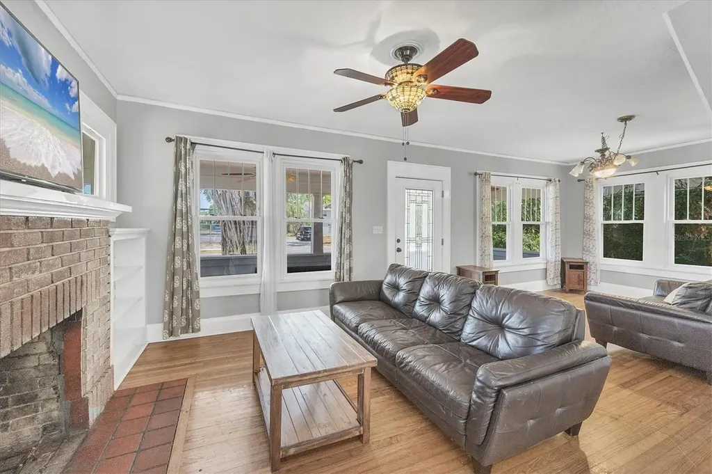 2529 7th Avenue W Bradenton FL 34205