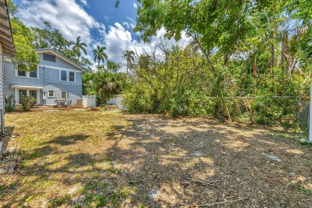 2529 7th Avenue W Bradenton FL 34205