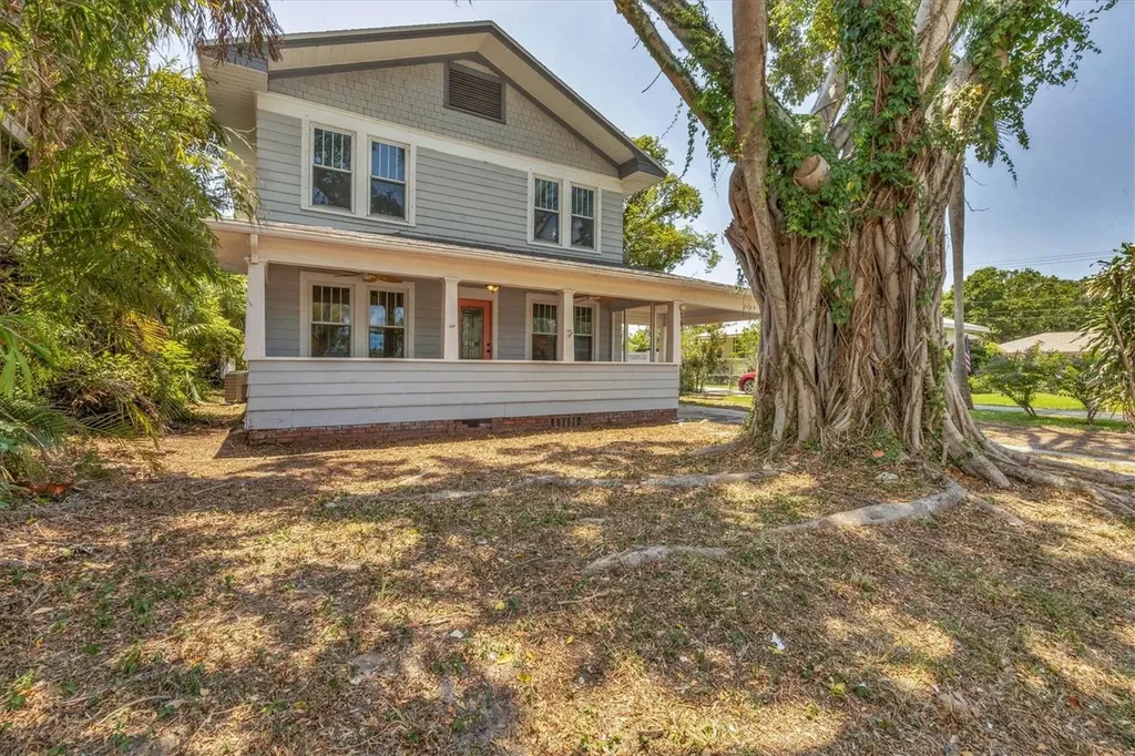 2529 7th Avenue W Bradenton FL 34205