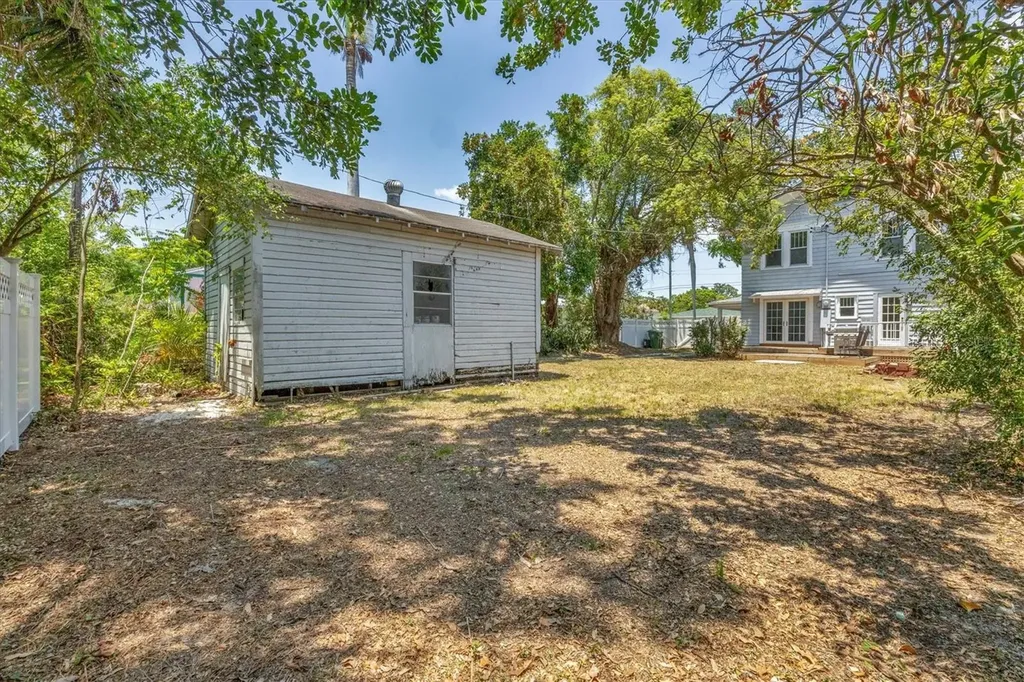 2529 7th Avenue W Bradenton FL 34205