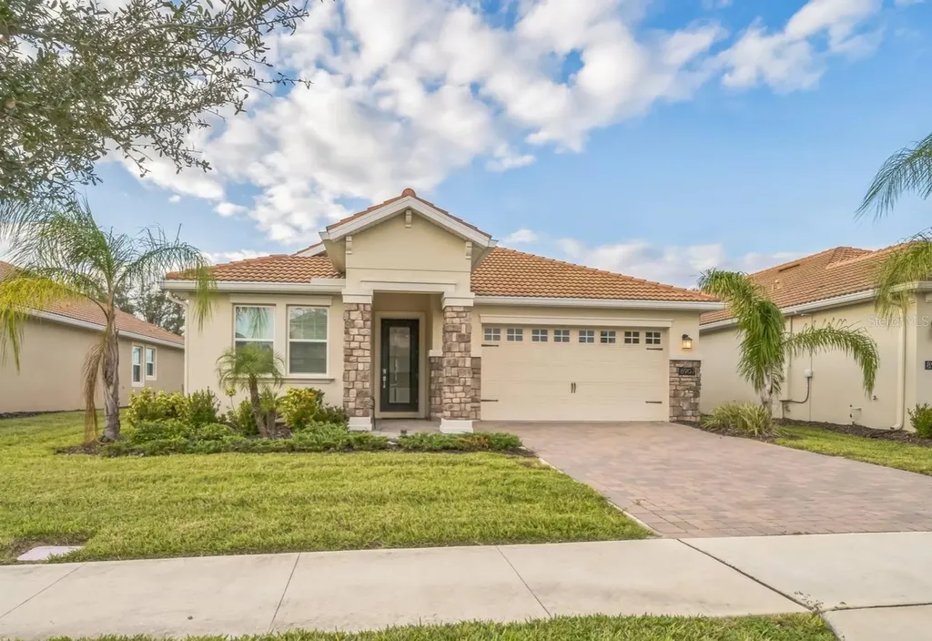8907 Fallen Oak Davenport FL 33897