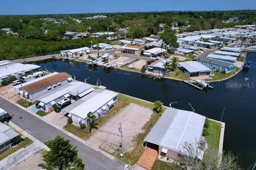 18 Yawl Lane Palm Harbor FL 34683