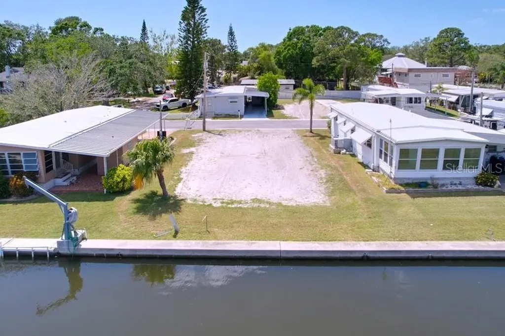 18 Yawl Lane Palm Harbor FL 34683