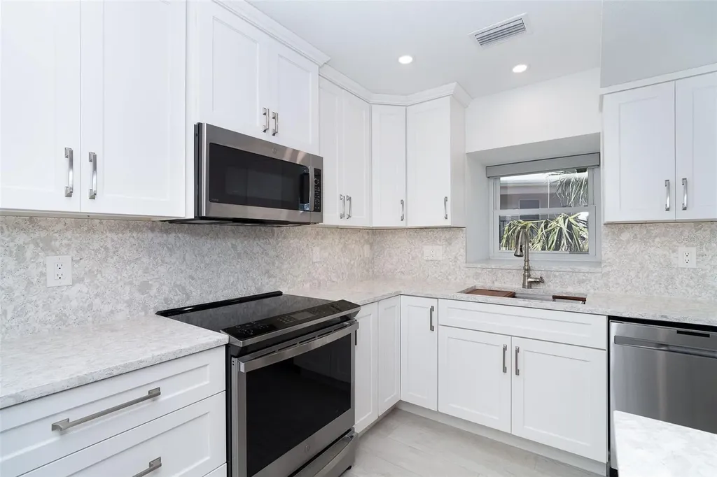 2700 N Beach Road Englewood FL 34223