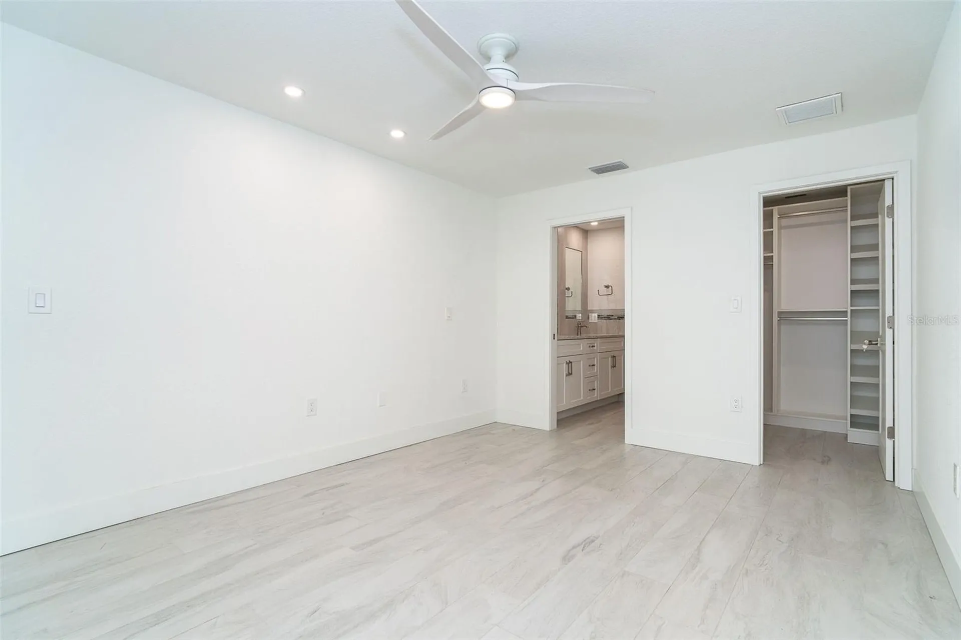 2700 N Beach Road Englewood FL 34223