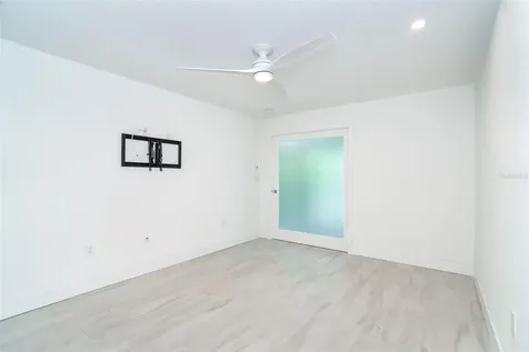 2700 N Beach Road Englewood FL 34223