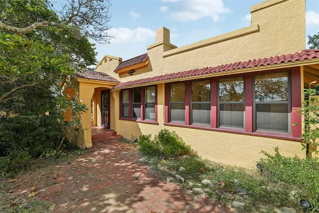 308 Sunnyside Drive Leesburg FL 34748