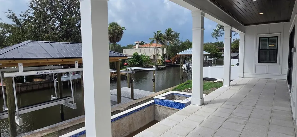 690 Geneva Place Tampa FL 33606