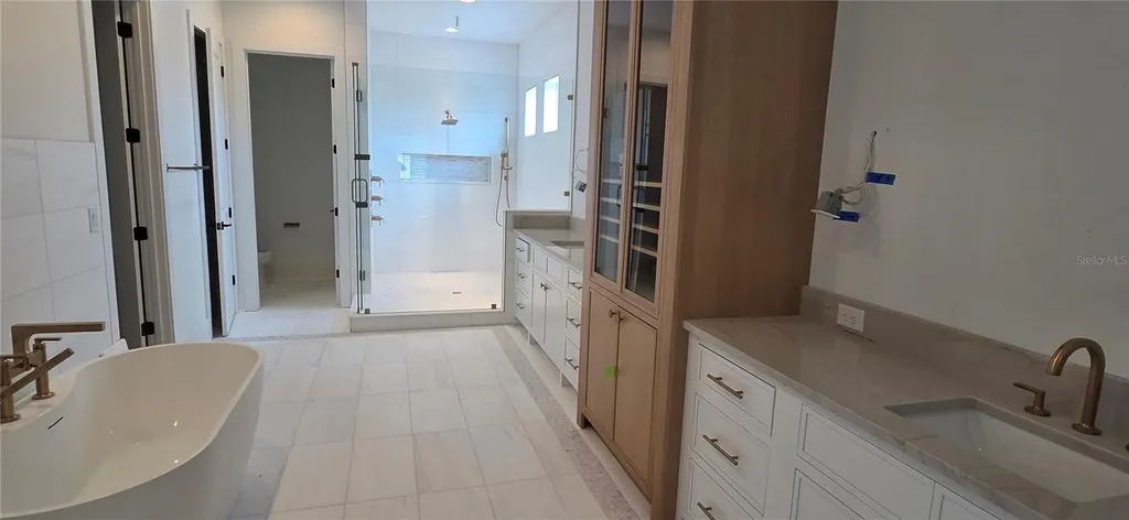 690 Geneva Place Tampa FL 33606