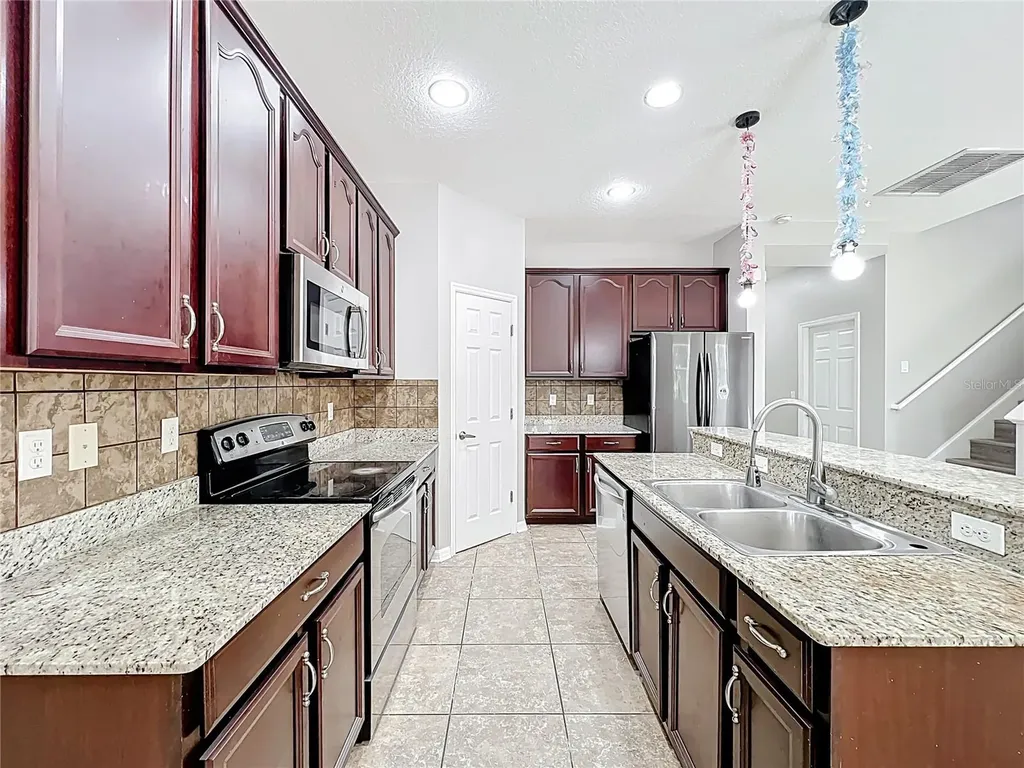 1401 Parker Den Drive Ruskin FL 33570