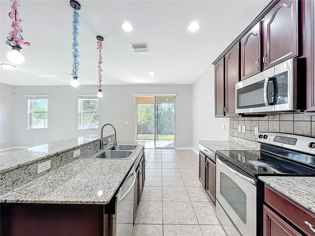 1401 Parker Den Drive Ruskin FL 33570