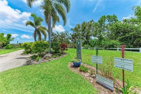 4644 Red Maple Road Bradenton FL 34210