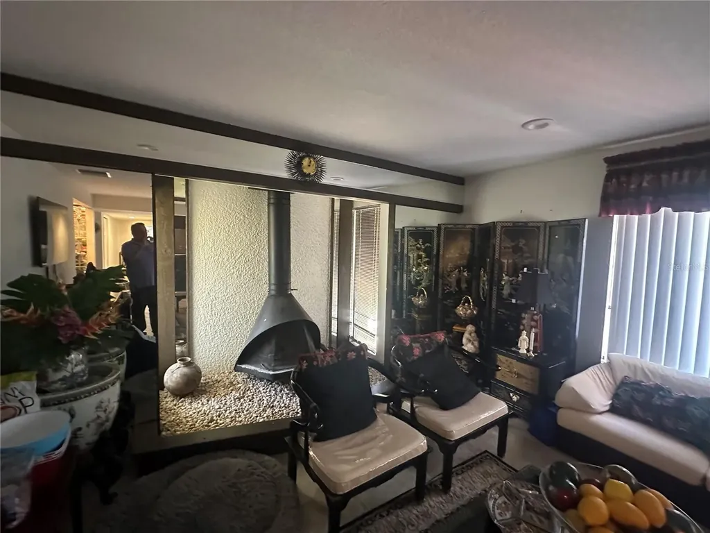 1445 72nd Avenue NE St Petersburg FL 33702