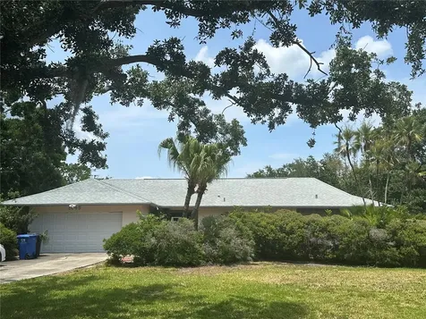 1445 72nd Avenue NE St Petersburg FL 33702