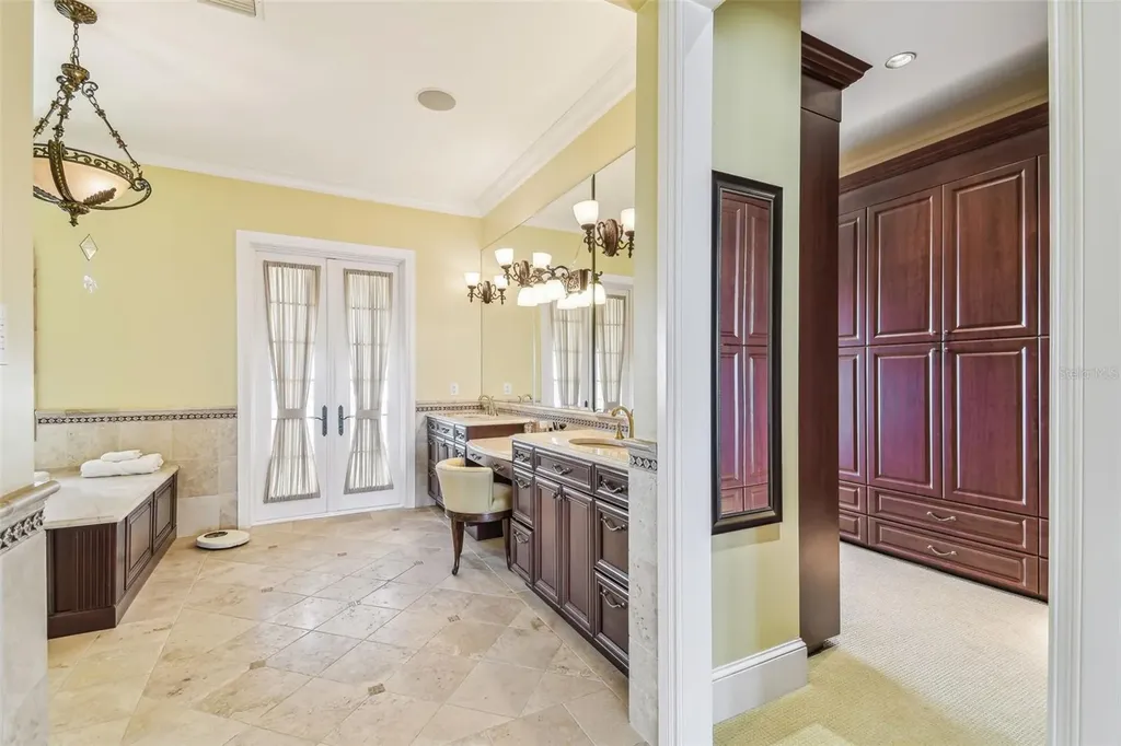 5810 Mariner Street Tampa FL 33609