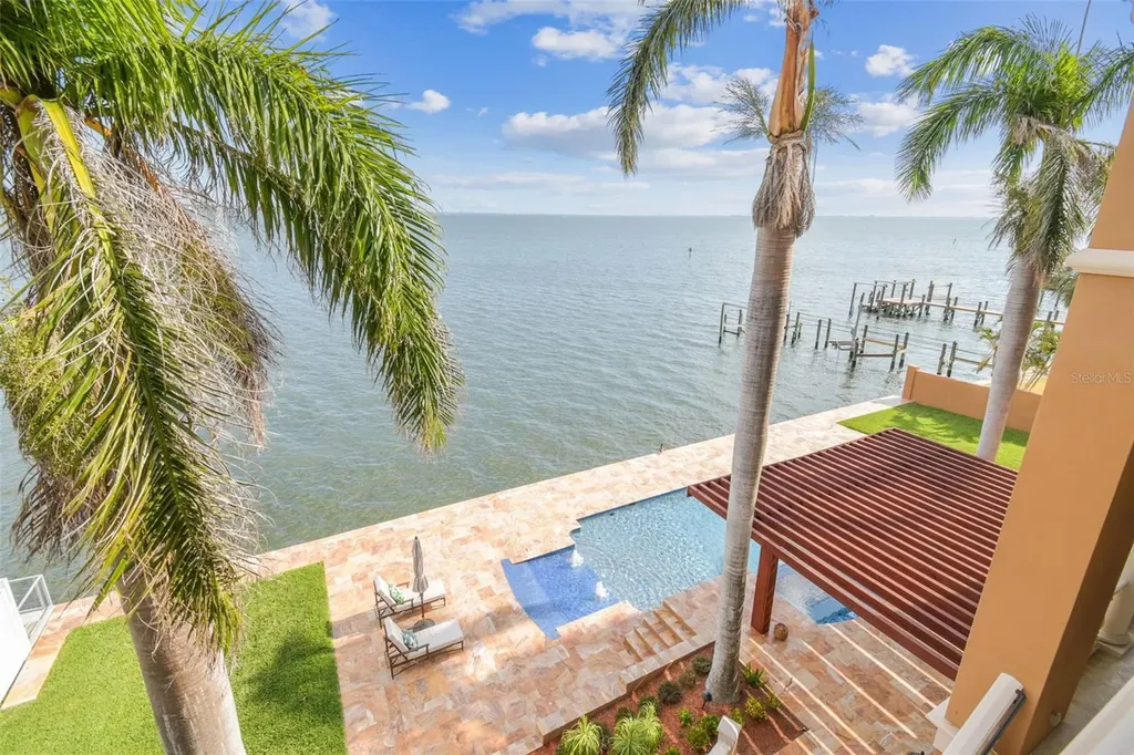 5810 Mariner Street Tampa FL 33609
