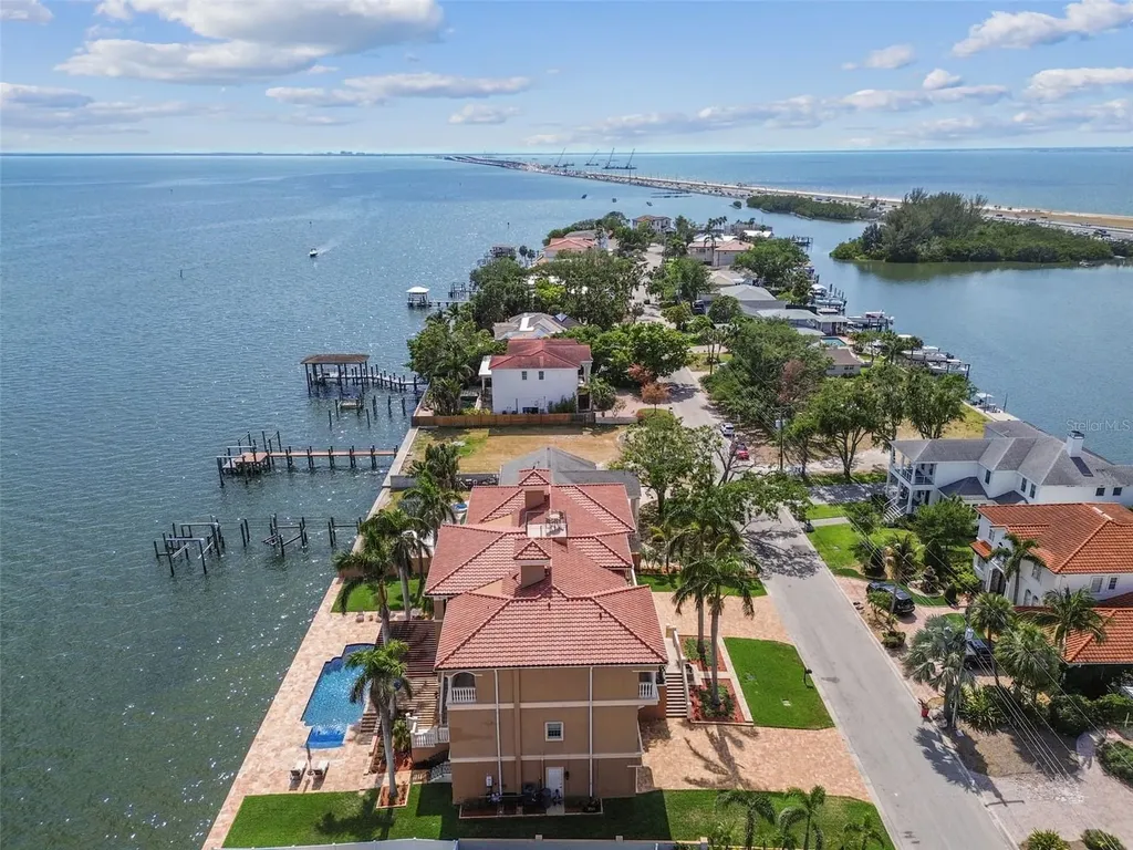 5810 Mariner Street Tampa FL 33609