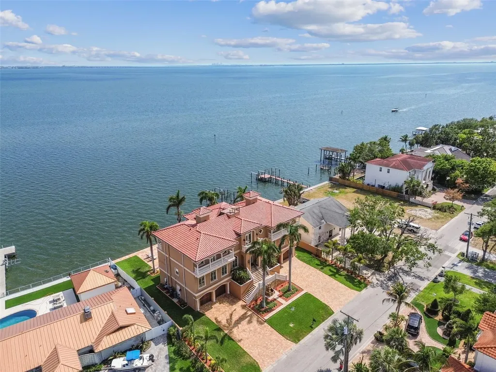 5810 Mariner Street Tampa FL 33609