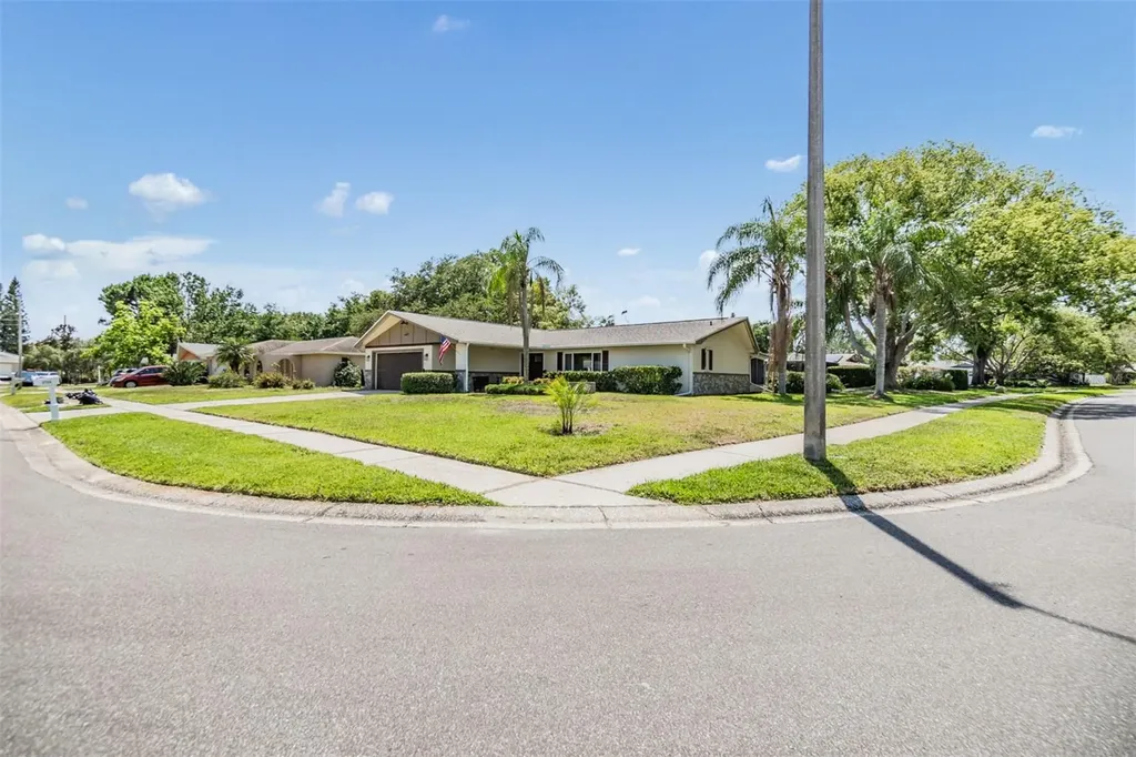 2724 Ashwood Court Clearwater FL 33761