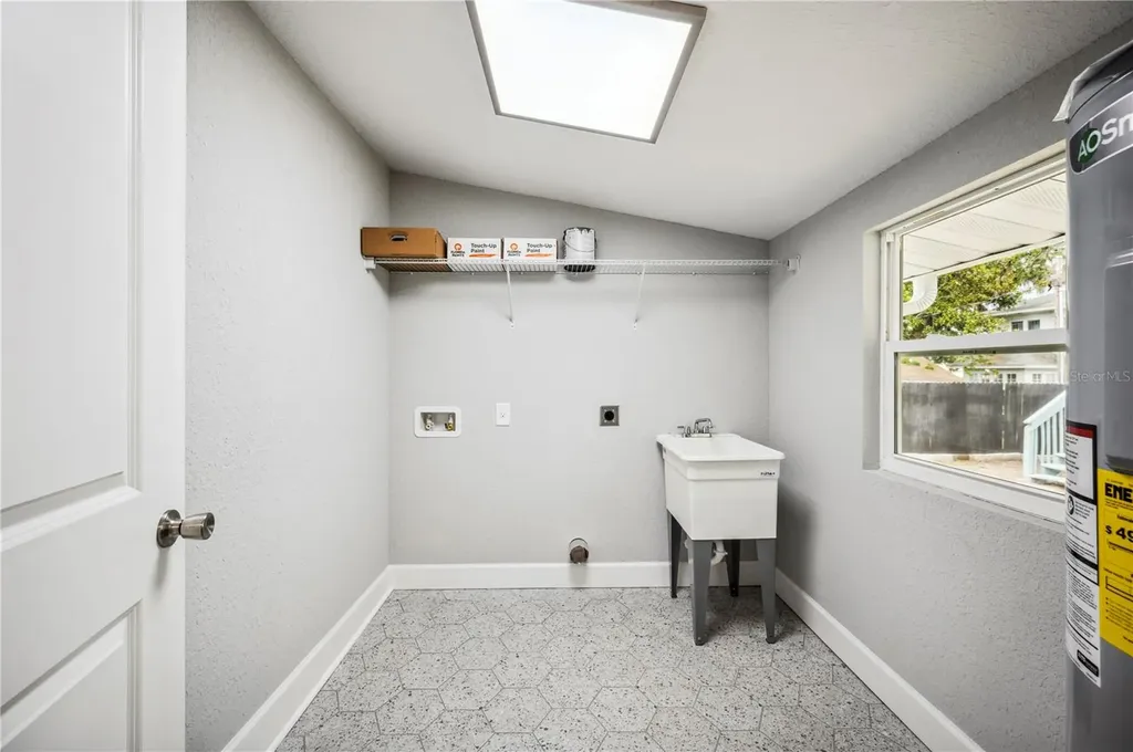 717 Frank Lloyd Wright Way Lakeland FL 33803