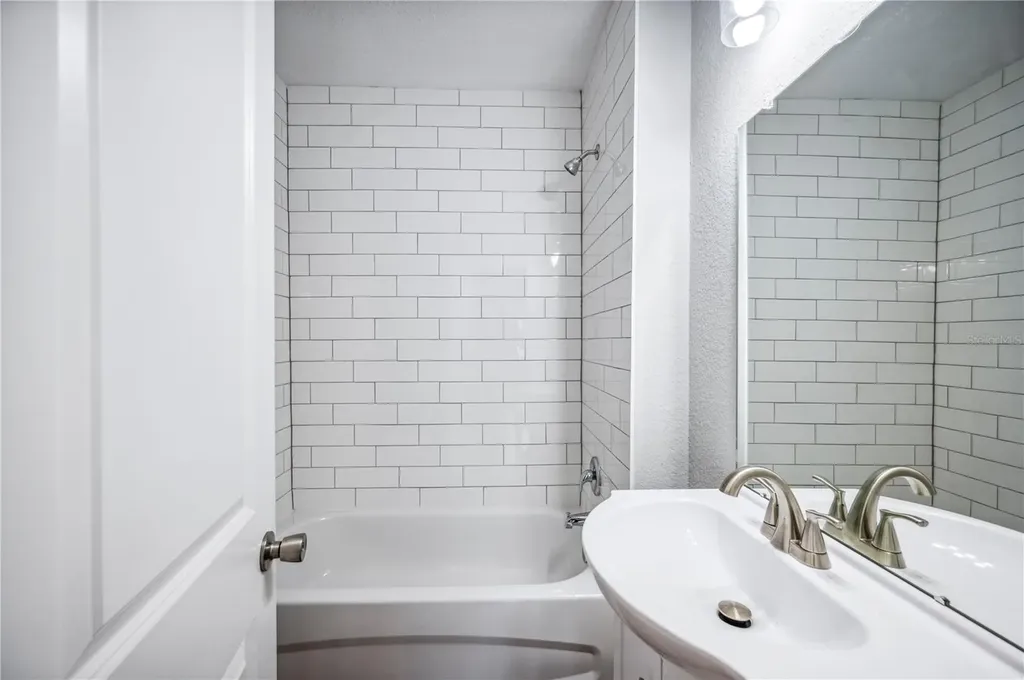 717 Frank Lloyd Wright Way Lakeland FL 33803