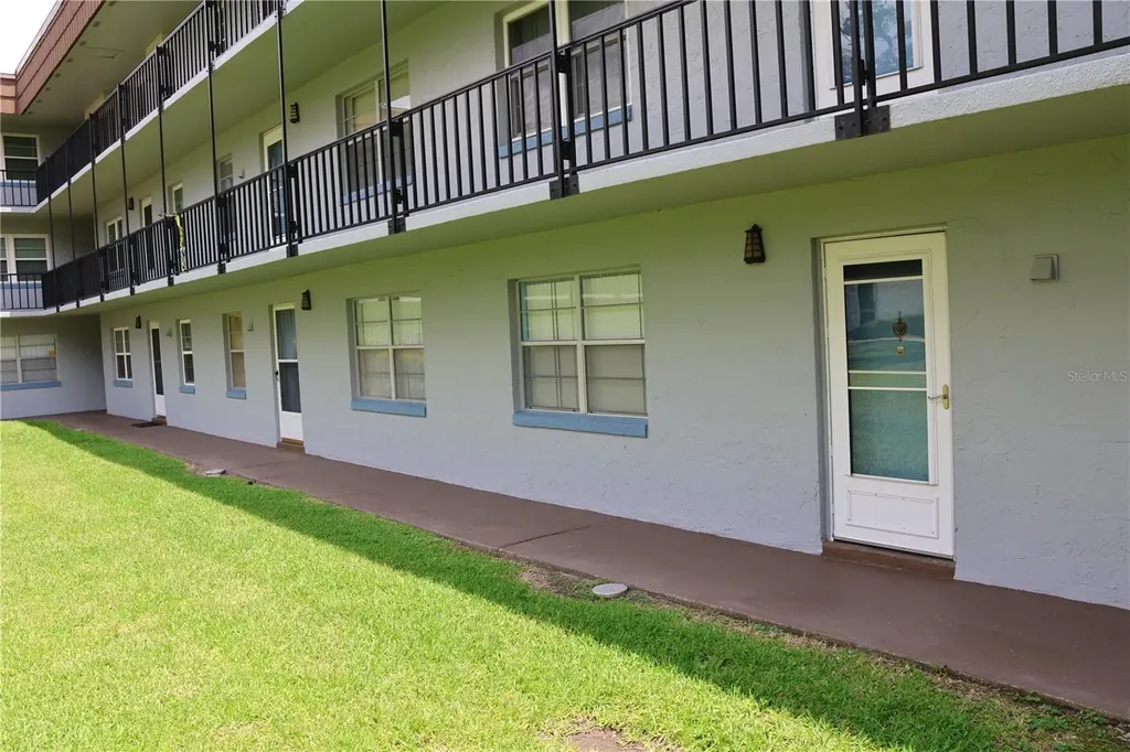 333 Lake Howard Drive NW Winter Haven FL 33880