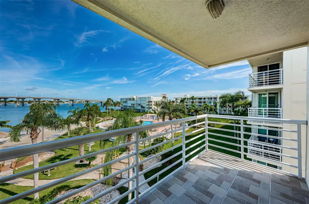 6081 Bahia Del Mar Circle St Petersburg FL 33715