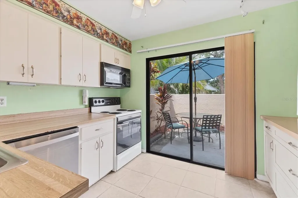 5273 Myrtle Wood Sarasota FL 34235