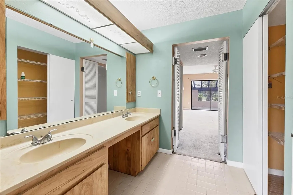 5273 Myrtle Wood Sarasota FL 34235