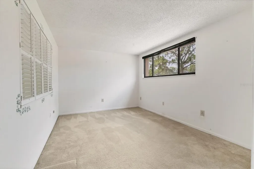 5273 Myrtle Wood Sarasota FL 34235