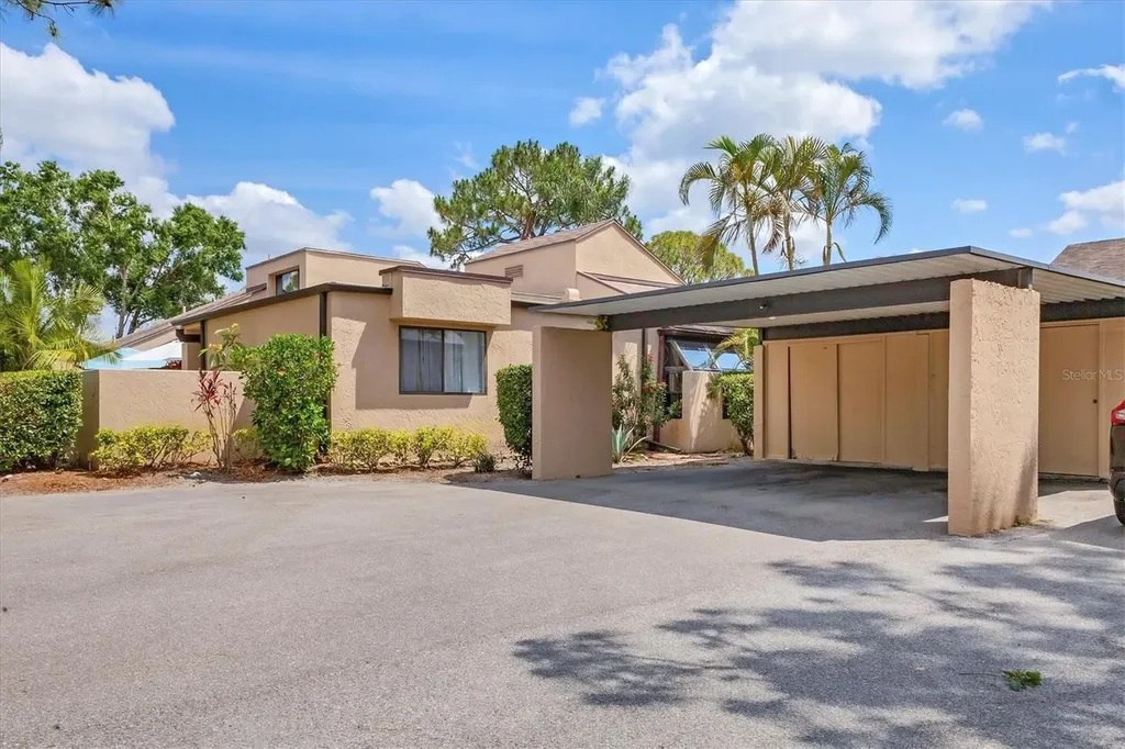 5273 Myrtle Wood Sarasota FL 34235