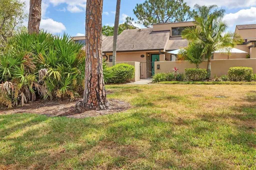 5273 Myrtle Wood Sarasota FL 34235