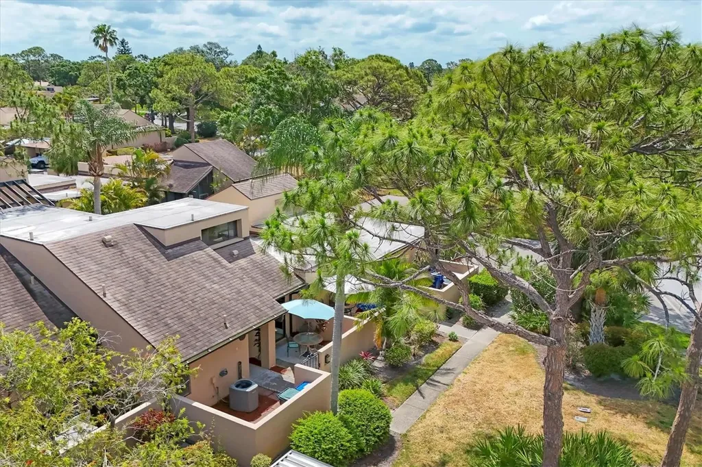 5273 Myrtle Wood Sarasota FL 34235