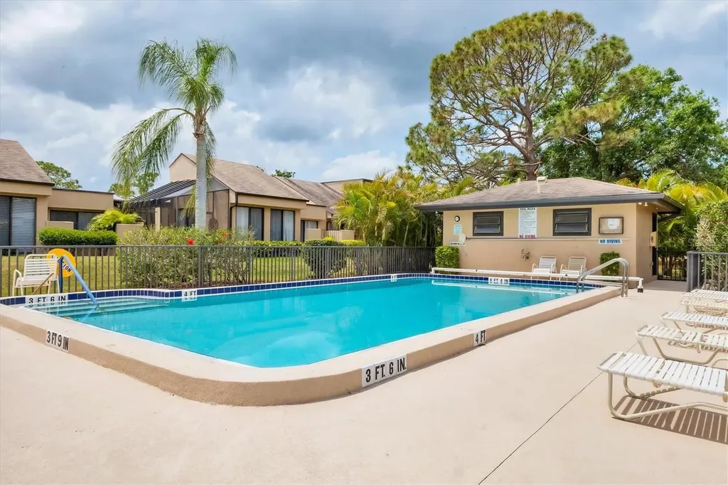 5273 Myrtle Wood Sarasota FL 34235
