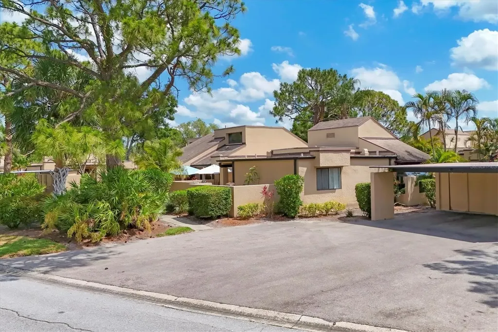 5273 Myrtle Wood Sarasota FL 34235
