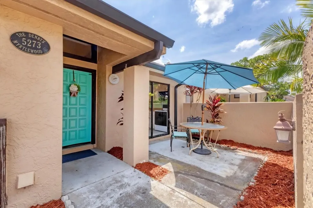 5273 Myrtle Wood Sarasota FL 34235