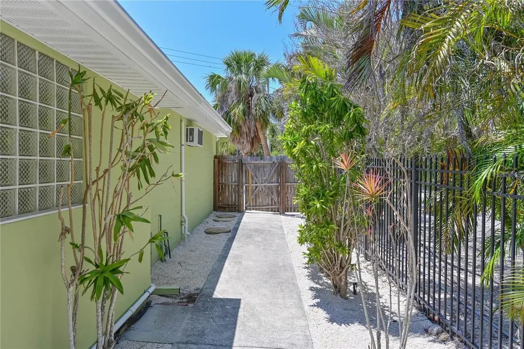 5924 Gulf Of Mexico Drive Longboat Key FL 34228