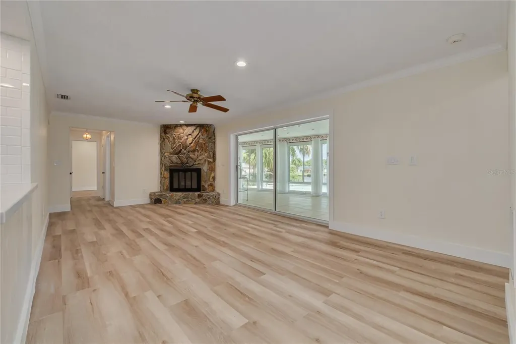 2370 Weymouth Drive Clearwater FL 33764