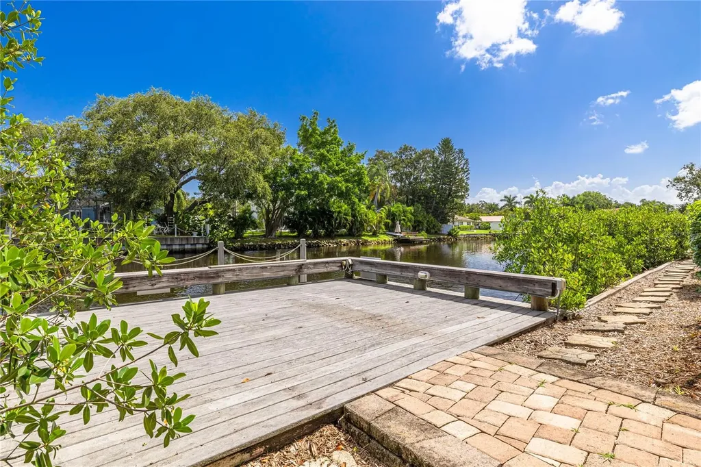 2370 Weymouth Drive Clearwater FL 33764