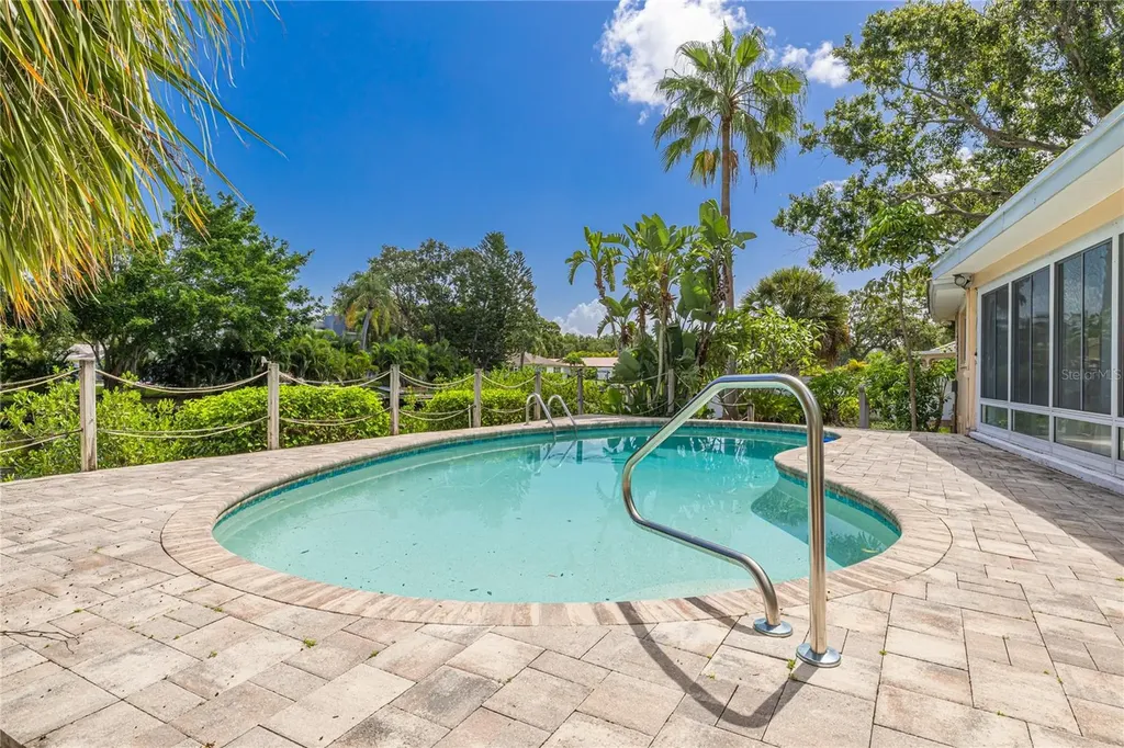 2370 Weymouth Drive Clearwater FL 33764