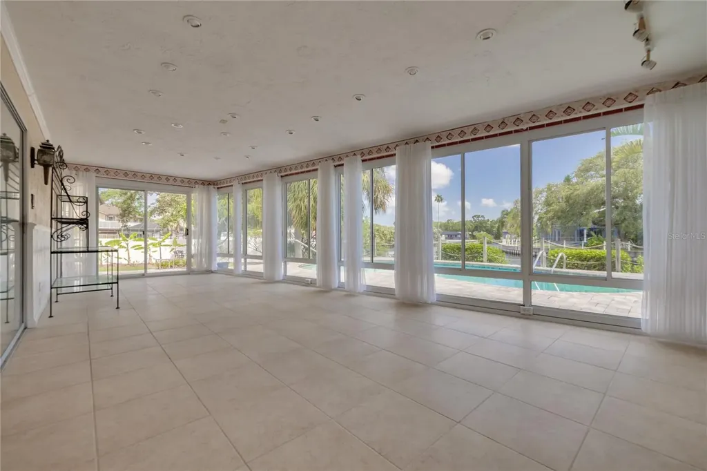 2370 Weymouth Drive Clearwater FL 33764