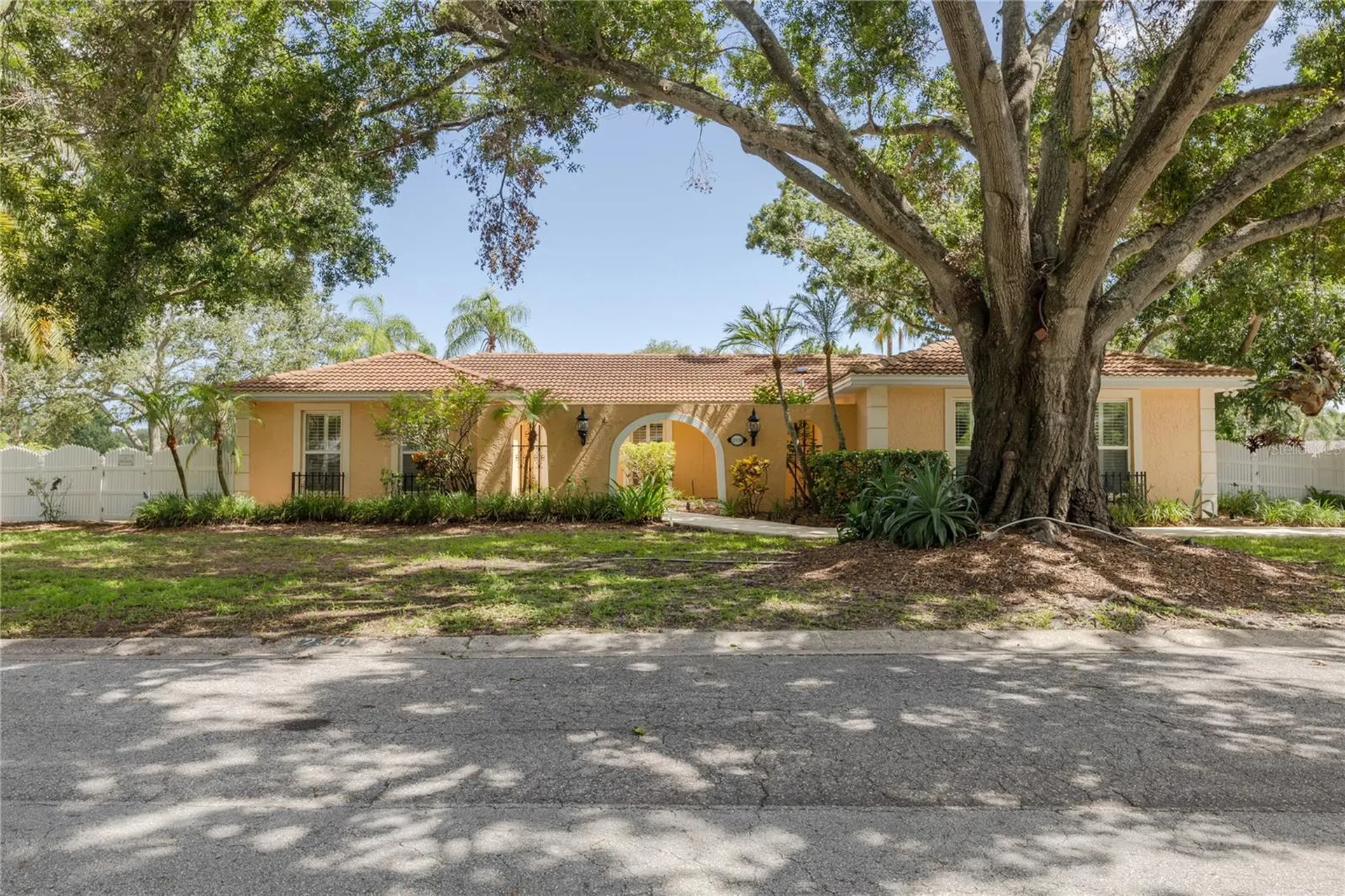 2370 Weymouth Drive Clearwater FL 33764