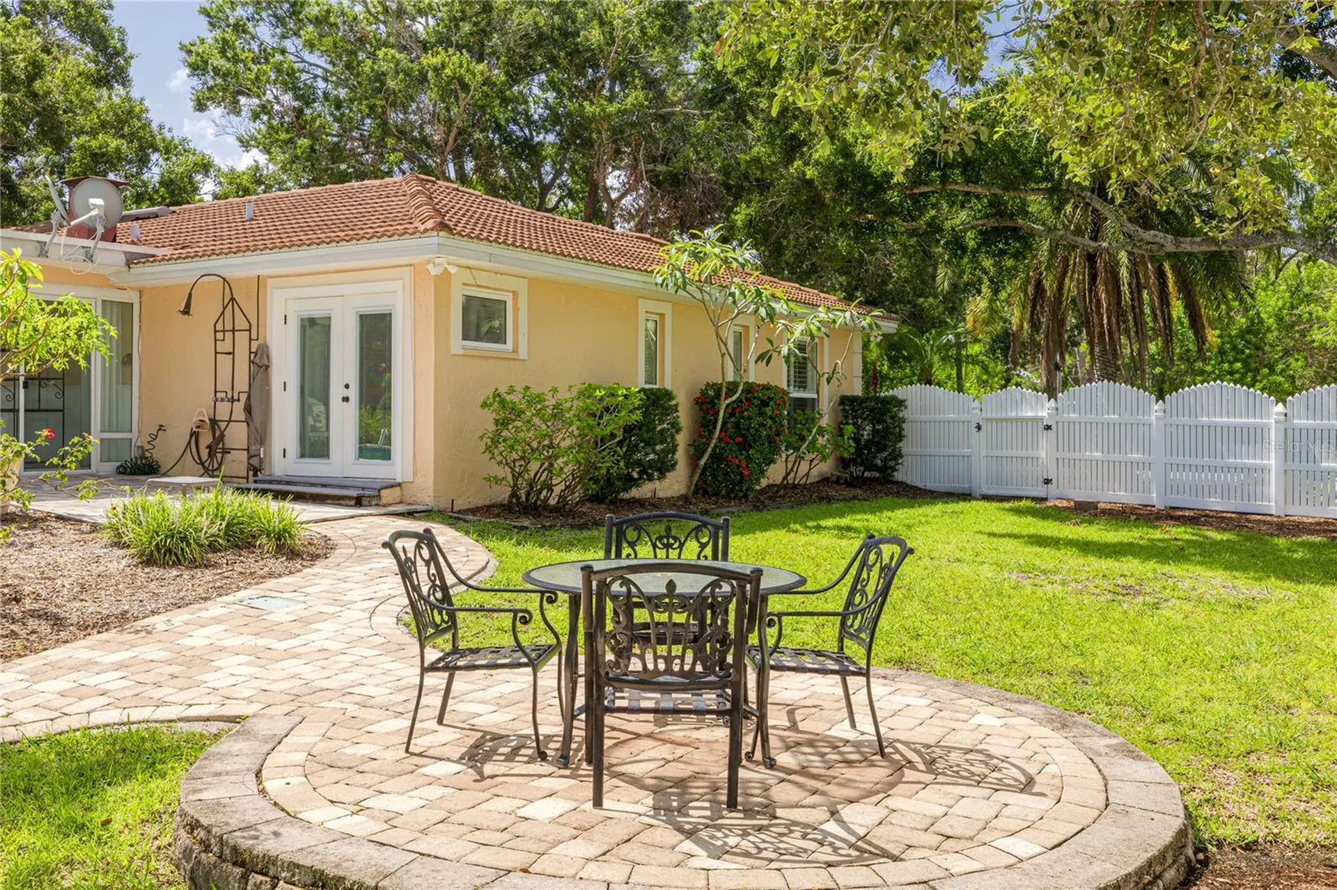 2370 Weymouth Drive Clearwater FL 33764
